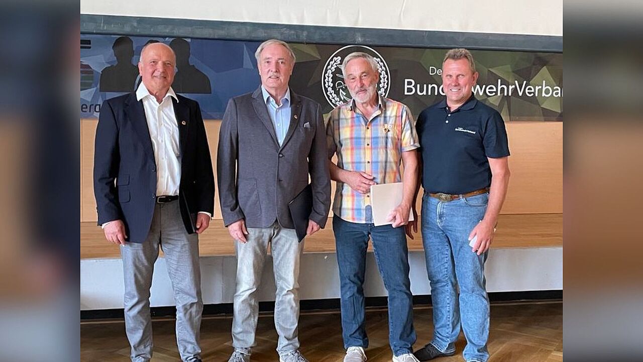 Michael Scheibert (von links), Dr. Stepfan Kaufmann, Andreas Wulf und Rainer Barz. Foto: DBwV