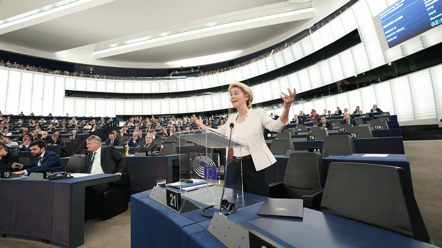 Vor ihrer Wahl hatte Ursula von der Leyen in ihrer Bewerbungsrede Einheit und Zusammenhalt beschworen, damit sich Europa in der Welt behaupten könne. Foto: dpa