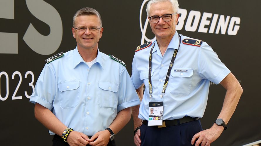 Oberst André Wüstner, Bundesvorsitzender des Deutschen BundeswehrVerbandes, und Brigadegeneral Alfred Marstaller (r.), Projektleiter der Invictus Games Düsseldorf 2023  Foto: DBwV/Flachsmeier