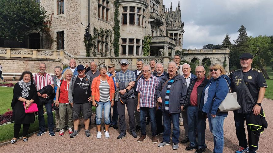 Die Teilnehmer am Ausflug der KERH Bad Salzungen zum Schloss Altenstein  Foto: Hagen Hildwein