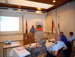 Revisor Hauptmann a.D. Andreas Kannengießer informierte Mandatsträger zur Revisionsordnung des DBwV Foto: DBwV
