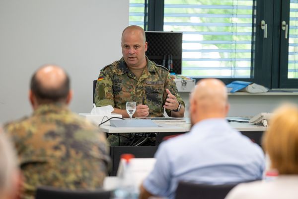 Oberstleutnant Robert Thiele wurde erneut zum Vorsitzenden des Bezirkspersonalrats beim Kommando Heer gewählt. Foto: DBwV/Yann Bombeke