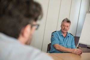 Im Gespräch mit dem DBwV informierte Udo Eckert über seine Arbeit bei der Feuerwehr Foto: DBwV/Scheurer