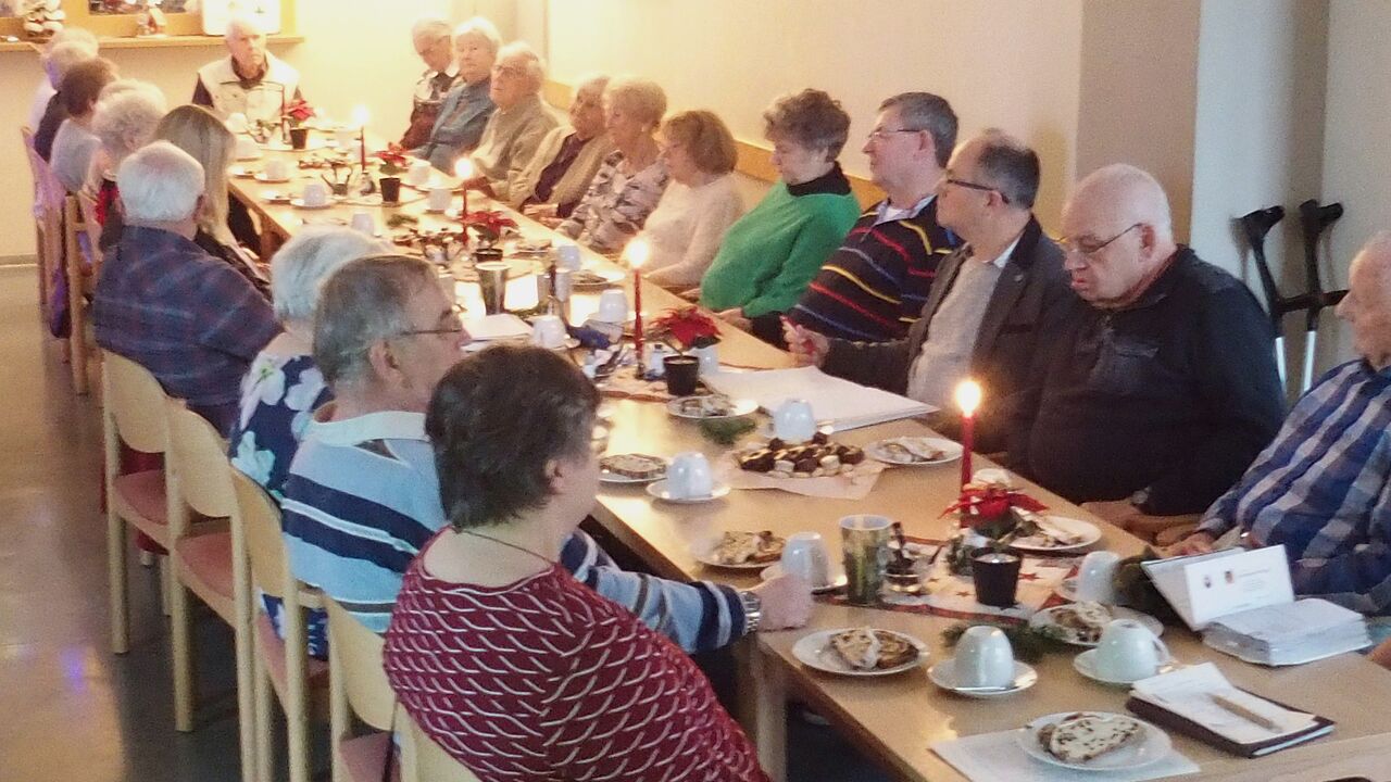 Zum gemütlichen Jahresabschluss trafen sich Anfang Dezember 2025 die Mitglieder der sKERH Cottbus. Foto: Hartmut von Steimker