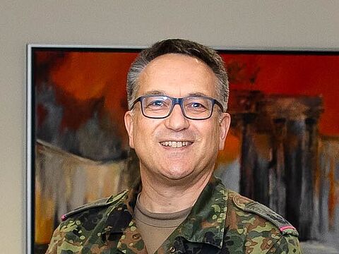 Oberstleutnant Michael Schwab wurde durch die Standortversammlung in Koblenz im Amt des StOKa-Vorsitzenden Koblenz-Lahnstein einstimmig wiedergewählt.  Foto: DBwV