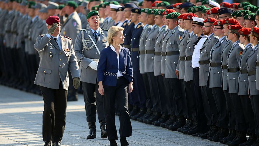 Feierliches Gelöbnis auf dem Paradeplatz des Bundesministeriums der Verteidigung in Berlin. Die Frage ist: Wann darf sich ein Soldat Veteran nennen? Foto: Bundeswehr/Sebastian Wilke