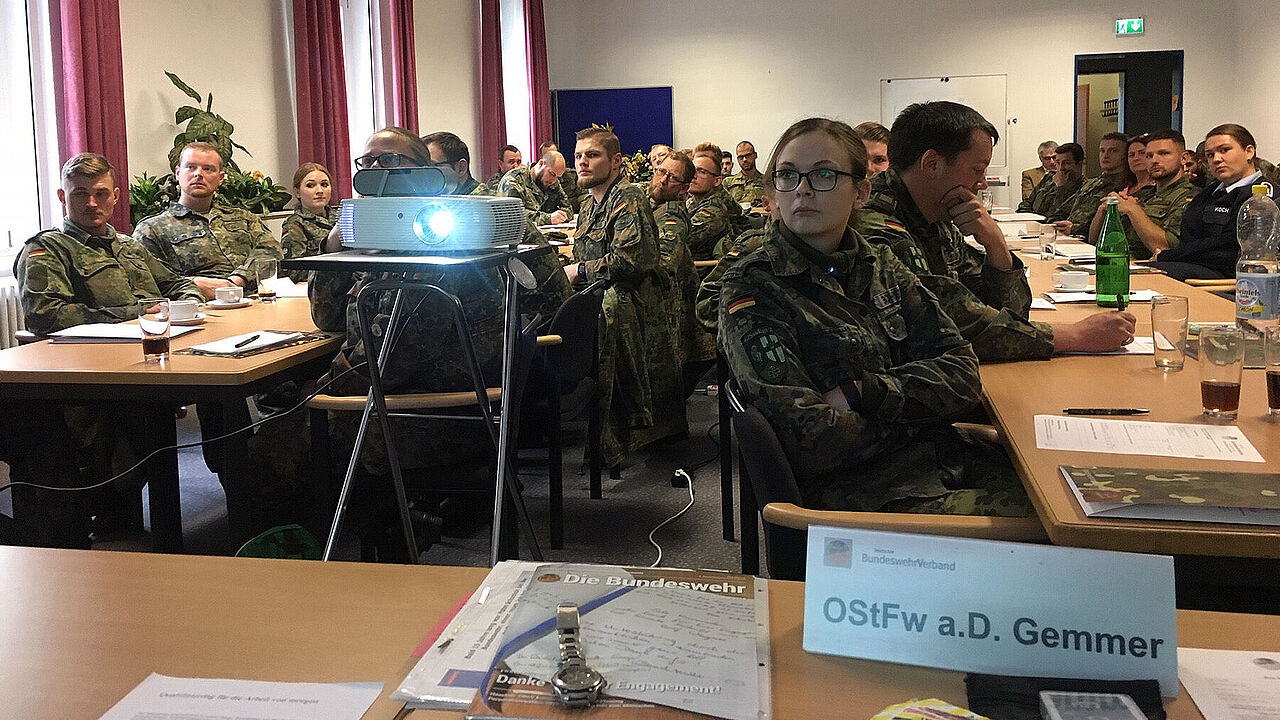 Informationsveranstaltung für Zeitsoldaten - auf Initiative der Standortkameradschaft diesmal in Koblenz. Foto: DBwV/R. Bergmann
