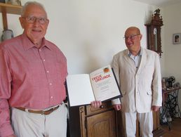 Stabsfeldwebel a.D. Geog Lambertus (l.) mit dem Vorsitzenden der KERH Oberstleutnant a.D. Christoph Aue. Foto: DBwV/sKERH Heuberg