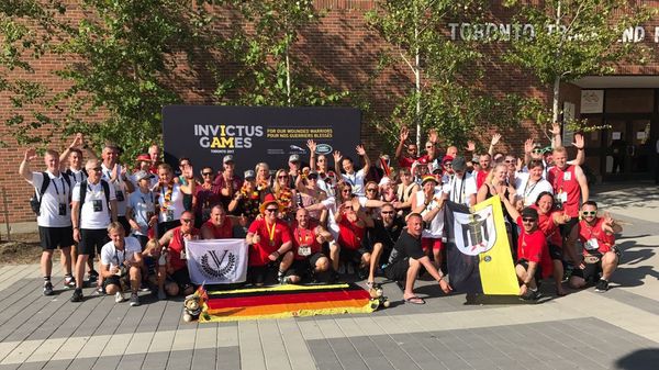 In Kanada wurden die Athleten und Athletinnen über alle Ländergrenzen hinweg gefeiert: Die deutsche Invictus-Games-Mannschaft. Foto: privat