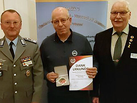 Nach der Ehrung (v.l.): Struckmeier, Rettig und Hegemann