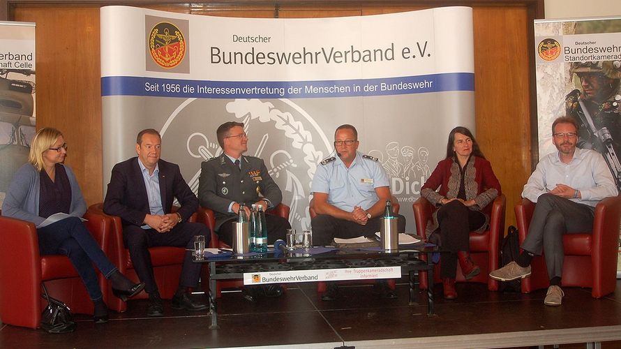 Die Podiumsdiskussion fand zweieinhalb Wochen vor der Wahl statt (Foto: LV Nord/DBwV)