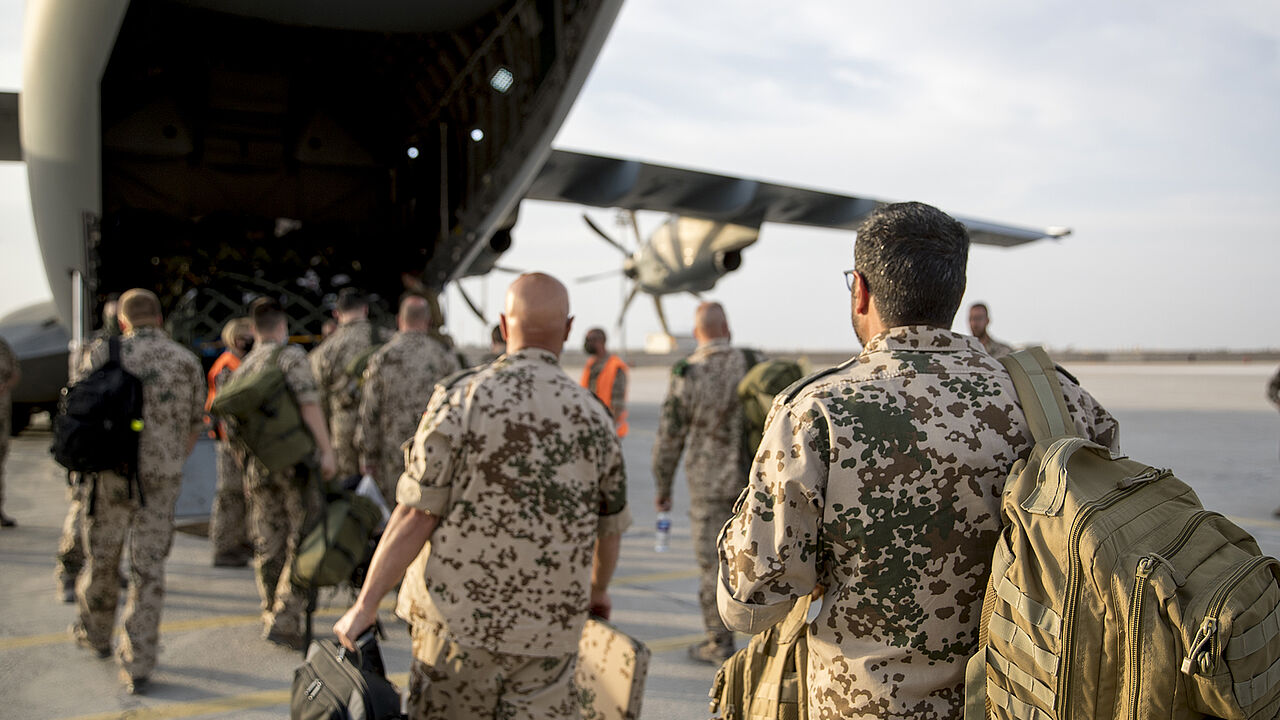 In wenigen Wochen ist der Abzug der Bundeswehr aus Afghanistan abgeschlossen. Bei seinem aktuellen und vermutlich letzten Besuch im Camp Marmal fand General Eberhard Zorn ein weitgehend leeres Feldlager vor. Foto: Bundeswehr/Tosten Kraatz