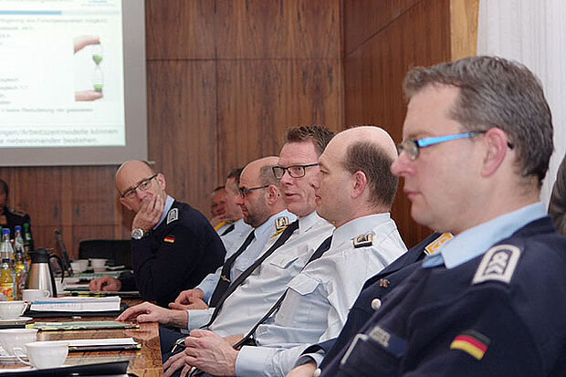 Wie komplex das System SAZV ist, wurde in den zahlreichen Fragerunden deutlich. Foto: F. Henning