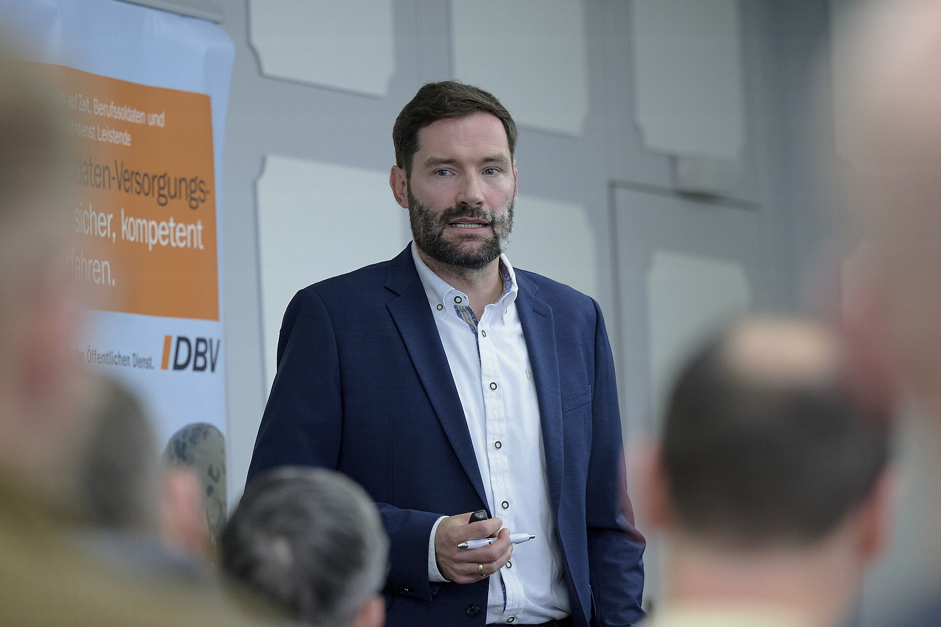 Tino Taute, Referatsleiter im DBwV, erläuterte Rechtsgrundlagen und gab wichtige Tipps für die Zukunftsplanung der SaZ. Foto: Ingo Kaminsky