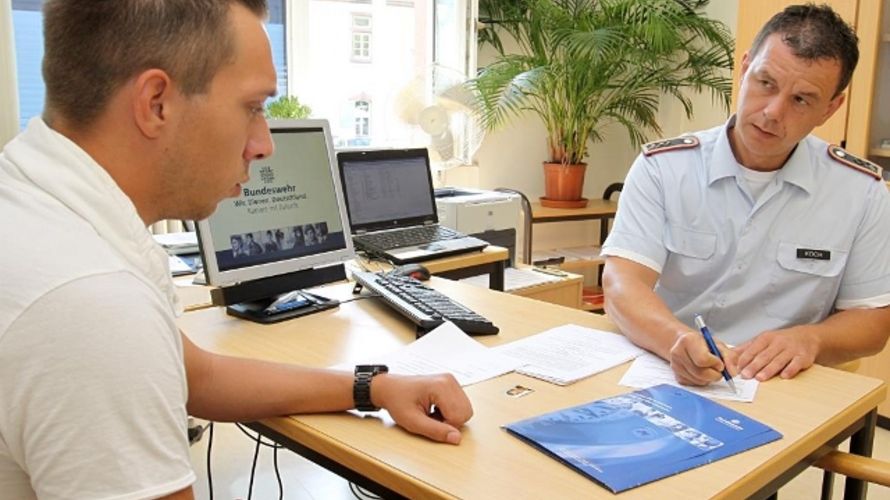 Personalgespräch. Foto: PIZ Personal/Harry Funk