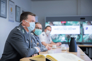 Im Bundeswehrzentralkrankenhaus Koblenz ist aufgrund der aktuellen Corona-Lage der Mundschutz Pflicht. Foto: Bundeswehr/Markus Dittrich