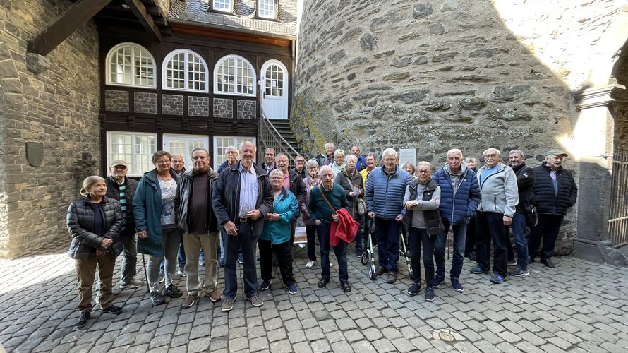 Die Ehemaligen aus dem Raum Vordereifel besuchten kürzlich das Eifel-Museum                                                                            Foto: Hartmut Nagel