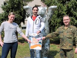 Bildunterschrift: Freuen sich auf die Personalratswahl, (v.l.n.r.) Anett Wartenberg, Regierungssekretär Markus Langer und Stabsfeldwebel Mark Ochmann. Foto: DBwV/Hahn