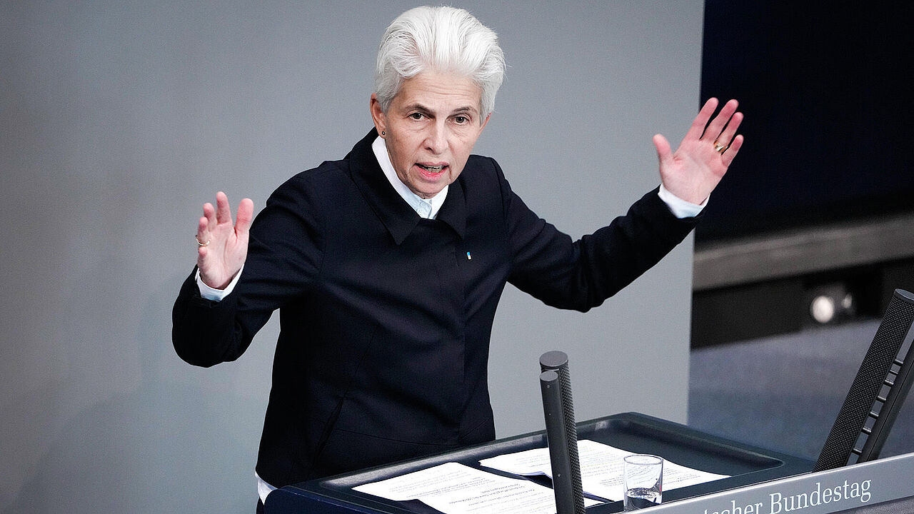 Marie-Agnes Strack-Zimmermann bei einer Rede im Bundestag Ende vergangenen Jahres. Foto: picture alliance / Flashpic | Jens Krick