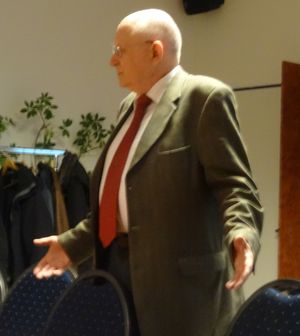 Prof. Dr. Dr. Klose bei seinem Vortrag Foto: KERH