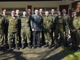 Teile des Führerkorps PzBtl 33 gemeinsam mit dem Bundesvorsitzenden. Foto: Bundeswehr/PzBtl 33