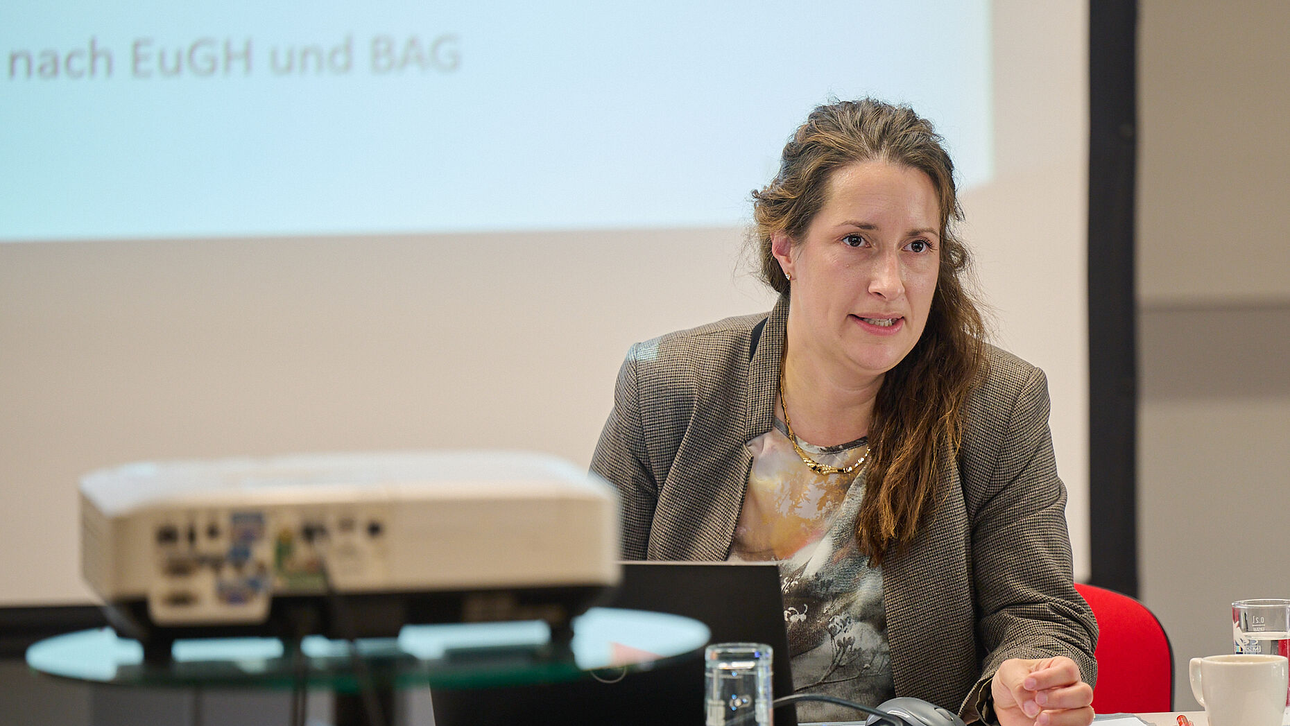 Juliane Richter von der Abteilung R informierte über aktuelle Rechtsprechung aus der Arbeitswelt der Arbeitnehmer und Beamten. Foto: DBwV/ik
