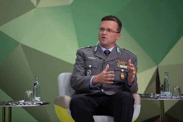 Oberstleutnant André Wüstner begrüßte es, dass nun der Startschuss für die Aufarbeitung des Einsatzes am Hindukusch gefallen ist. Foto: Bundeswehr/Tom Twardy