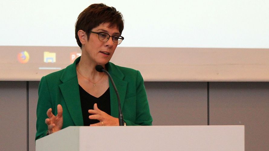 "Personal ist der Schlüssel zum Erfolg", betonte Verteidigungsministerin Annegret Kramp-Karrenbauer. Foto: DBwV/Hahn