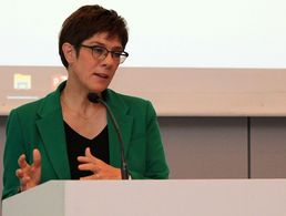 "Personal ist der Schlüssel zum Erfolg", betonte Verteidigungsministerin Annegret Kramp-Karrenbauer. Foto: DBwV/Hahn