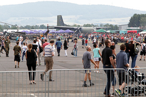 Auch in Fritzlar wollten tausende Menschen „ihre“ Bundeswehr erleben. Foto: Bundeswehr