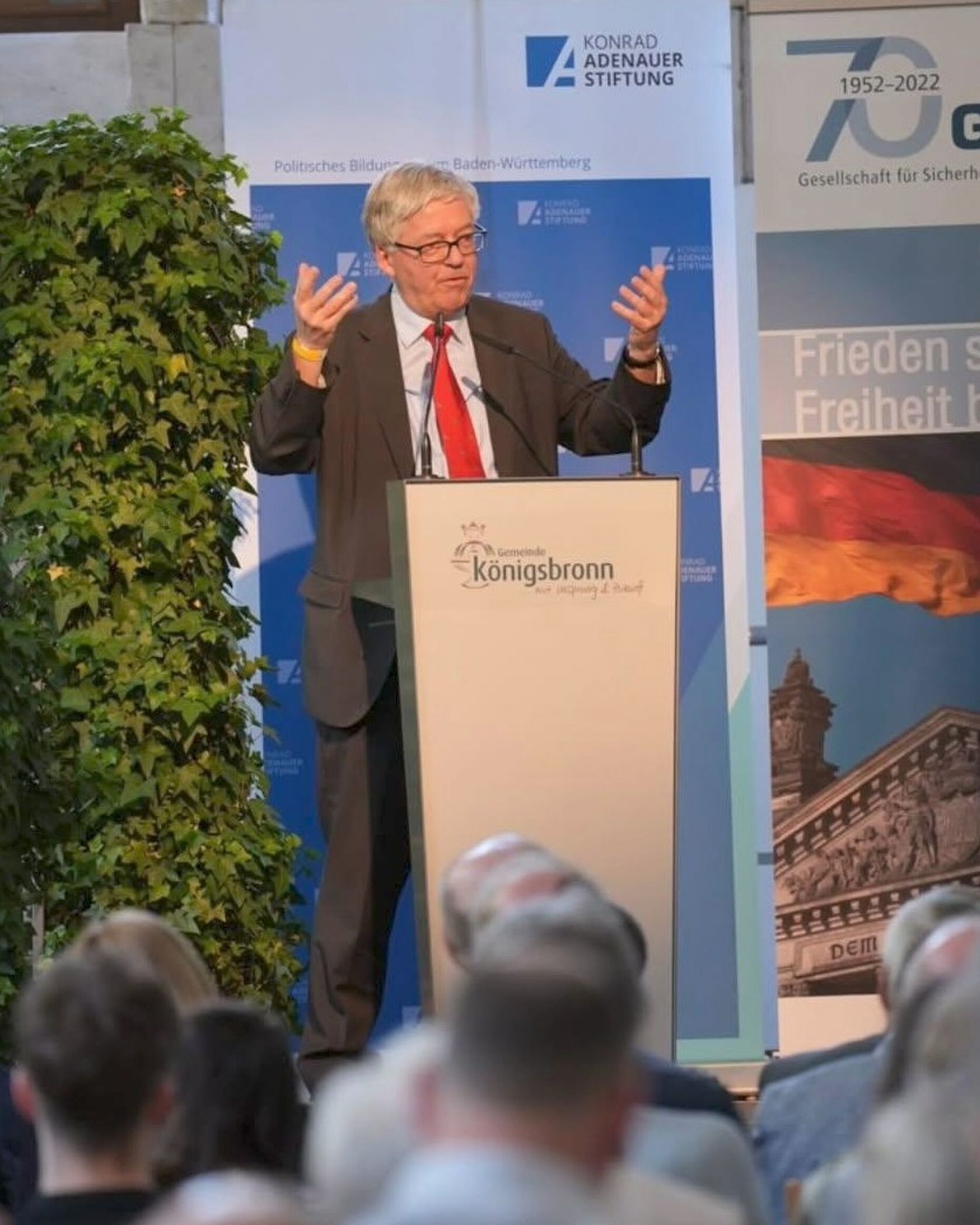 Dr. Hans-Peter Barthels zog das Fazit: Sicherheitspolitik erfordert realistische Strukturen, gesellschaftliche Akzeptanz und den politischen Mut zu entschlossener Weichenstellungen. Foto: DBwV
