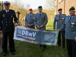 Oberstabsbootsmann Michael Dittrich, Hauptmann Ralf Baasch, der neue zweite Bundesvorsitzende Oberstleutnant i.G. Marcel Bohnert, Stabsfeldwebel a.D. Gerd Dombrowski und Oberstleutnant Stephan Müller (v.l.) Foto: DBwV/Kruse