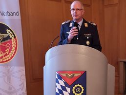 Kommandeur Oberstleutnant Martin Langer sichert dem DBwV seine Unterstützung zu. Foto: DBwV