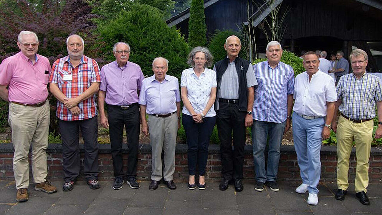 Rudi Schmelzer (2 v.r.) Vorsitzender Ehemalige im Landesvorstand informierte in Köln zu seinen künftigen Schwerpunkten. (Foto: KERH Köln-Porz-Wahn)