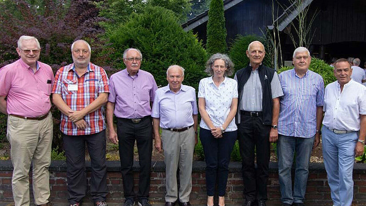 Rudi Schmelzer (2 v.r.) Vorsitzender Ehemalige im Landesvorstand informierte in Köln zu seinen künftigen Schwerpunkten. (Foto: KERH Köln-Porz-Wahn)