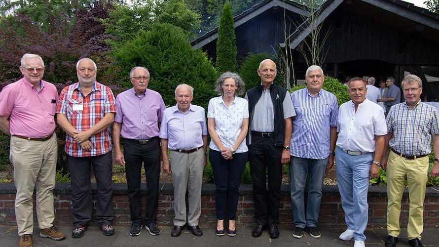 Rudi Schmelzer (2 v.r.) Vorsitzender Ehemalige im Landesvorstand informierte in Köln zu seinen künftigen Schwerpunkten. (Foto: KERH Köln-Porz-Wahn)