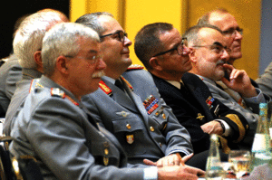 Bei den Führungsspitzen der Bundeswehr kam die DBwV-Tagung wieder sehr gut an. Foto: DBwV/Mika Schmidt