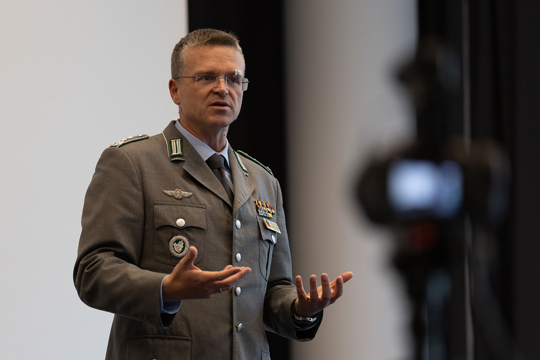 Der Bundesvorsitzende, Oberst André Wüstner, hielt einen Vortrag. Foto: DBwV/Sarina Flachsmeier