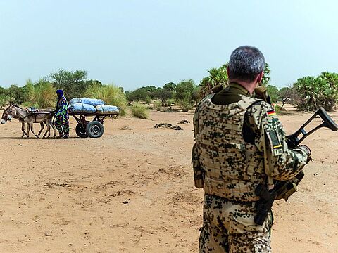 Im Mali-Einsatz sind ähnliche Krankheitsbilder wie in Afghanistan zu erwarten. Hier ein Bundeswehrsoldat nahe Camp Castor im Mai 2017. Foto: picture alliance/NurPhoto