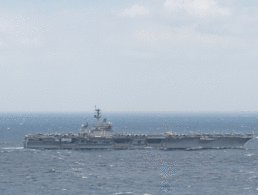 Der Flugzeugträger "USS Theodore Roosevelt" Mitte März im Südchinesischen Meer. Foto: U.S. Navy photo by Mass Communication Specialist Seaman Kaylianna Genier
