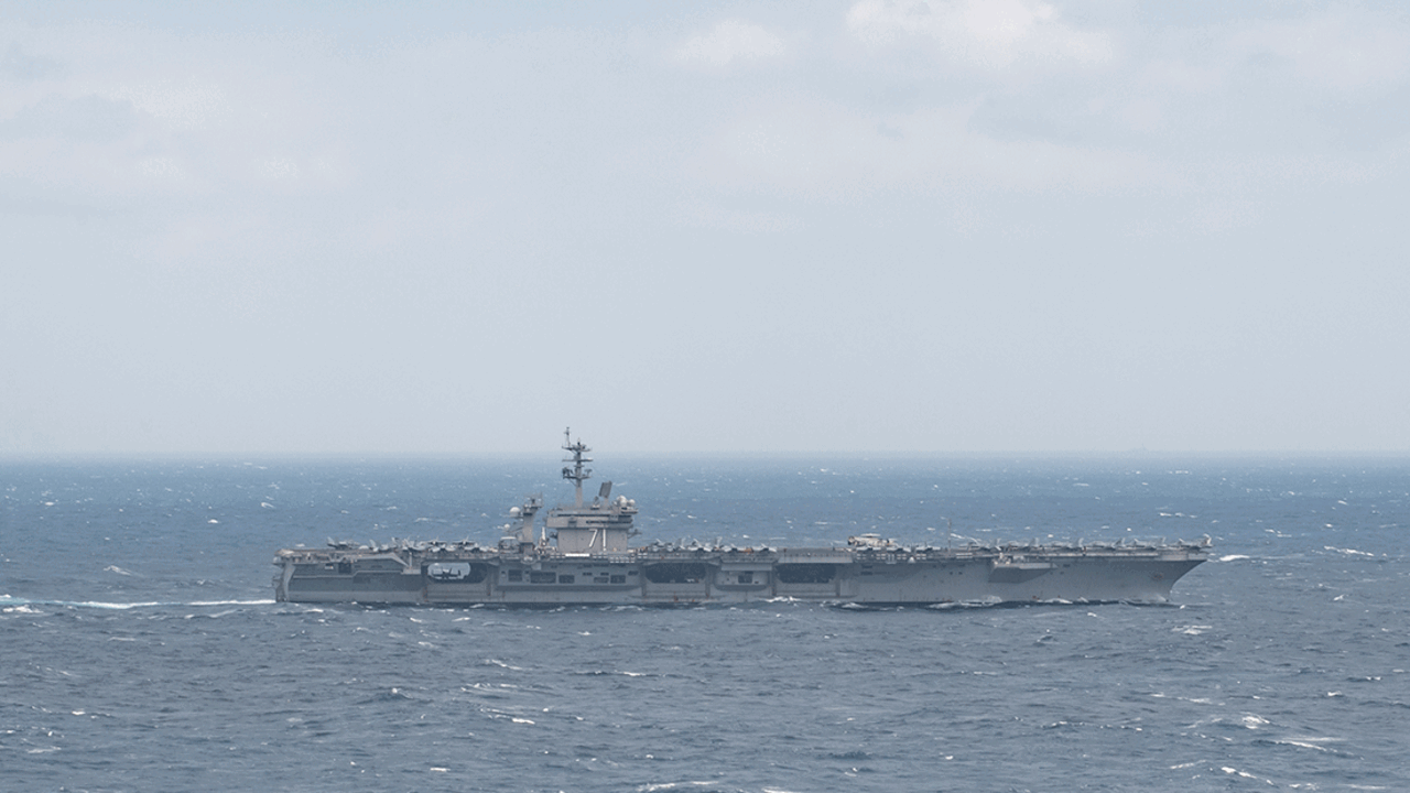 Der Flugzeugträger "USS Theodore Roosevelt" Mitte März im Südchinesischen Meer. Foto: U.S. Navy photo by Mass Communication Specialist Seaman Kaylianna Genier