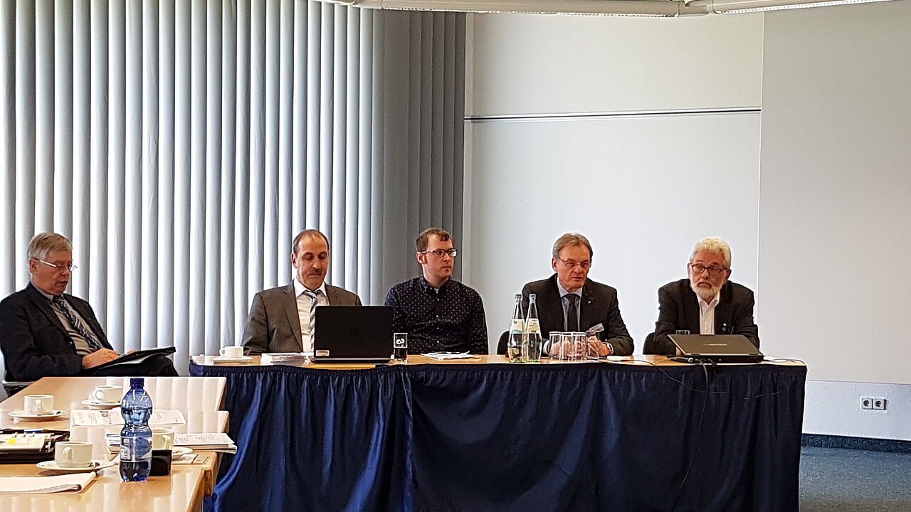 Der Landesvorsitzende West im DBwV, Thomas Sohst (r.), lobte die enge Zusammenarbeit mit der SPD in NRW