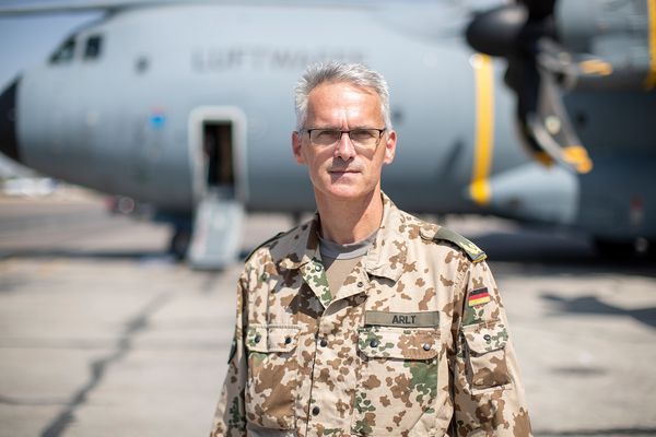 Brigadegeneral Jens Arlt leitet vor Ort den Evakuierungseinsatz der Bundeswehr. Foto: Bundeswehr