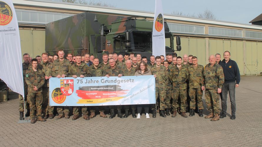 Auch in Putlos heißt es „Ja zum Grundgesetz“. Foto: DBwV