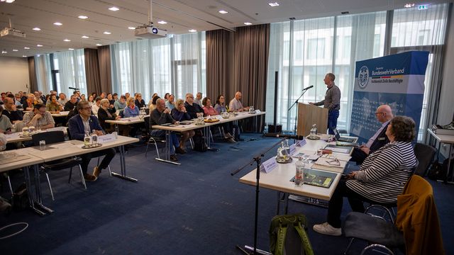 Großes Interesse rief das Schwerpunktthema der Tagung des DBwV mit Zivilbeschäftigten hervor: Dabei ging es um die Einführung von Künstlicher Intelligenz in der Bundeswehrverwaltung. Foto: DBwV/Yann Bombeke