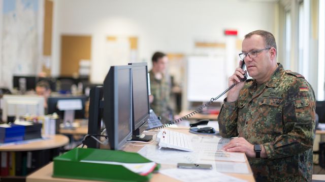 Oberst i.G. Armin Schaus ist Leiter Einsatz im Kommando Territoriale Aufgaben der Bundeswehr. Foto: Bundeswehr/Jonas Weber