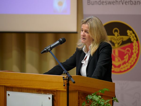 Mechthilde Wittmann (MdB) hob den Beitrag der Kameradschaft ERH zum gesellschaftlichen Zusammenhalt hervor. Foto: Ingo Kaminsky