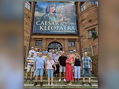 Mitglieder der Kameradschaft ERH Rhein-Neckar auf faszinierender Reise in die Welt von „Caesar & Kleopatra“ im Historischen Museums der Pfalz. Foto: Richard Fürstenberger