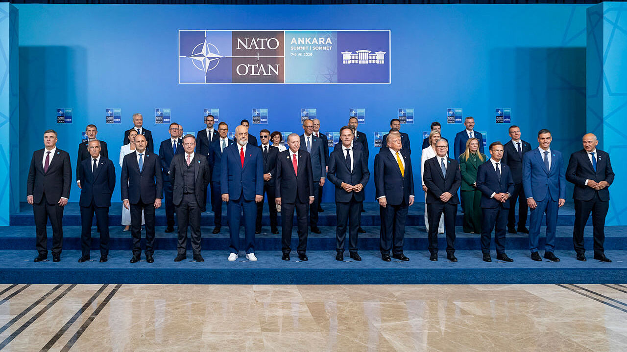 Das traditionelle Gruppenbild mit den Staats- und Regierungschefs der NATO-Bündnispartner. Foto: NATO