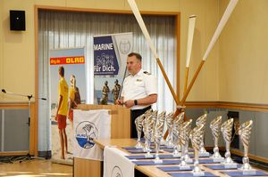 Fregattenkapitän Marco Thiele, Vorsitzender Marine im Bundesvorstand des DBwV, erinnerte an die vielen tragischen Badeunfälle im Sommer Foto: DBwV/Kleinemas
